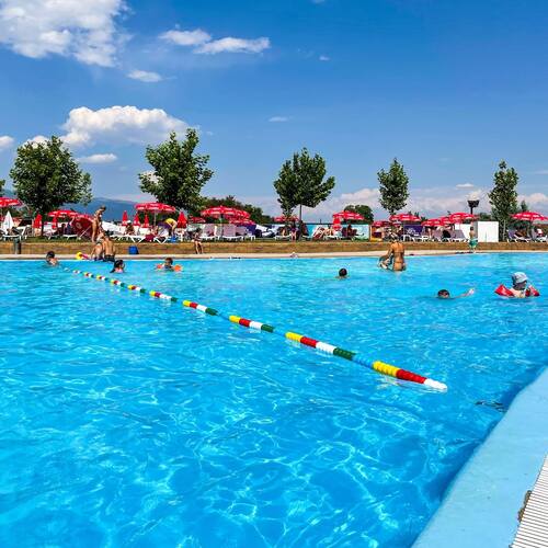 mais recente caso da empresa sobre Aqua Park Pejë — Parque Aquático de 40.000m² em Kosovo | Vison Waterparks