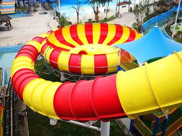 Corrediça de água emocionante personalizada do jardim, corrediças de água gigantes do quintal do espaço vermelhas/amarelo para o parque