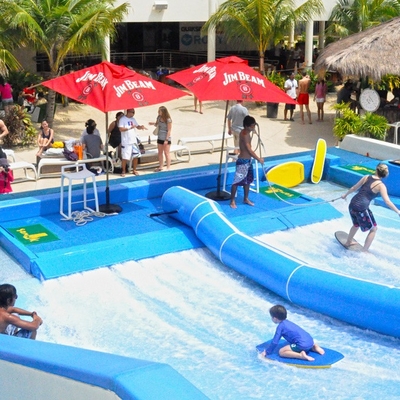 Surfar artificial do passeio da água de Flowrider das atrações da água para dois surfistas
