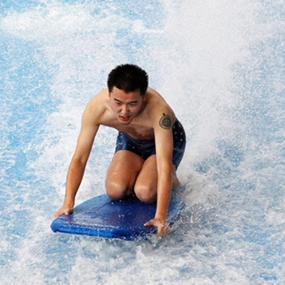 O passeio da água de Flowrider do equipamento do parque da água, cavaleiro do fluxo embarca
