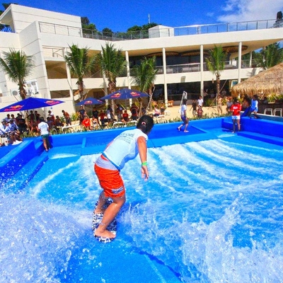 Passeio da água de Flowrider da atração, única placa impermeável do patim da onda do cavaleiro