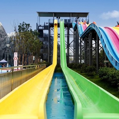 As corrediças de água da fibra de vidro do parque temático, costume plástico jangada combinada da água deslizam para o parque da água