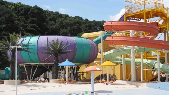 A água interna engraçada estaciona a plataforma 13.5m do equipamento do parque temático