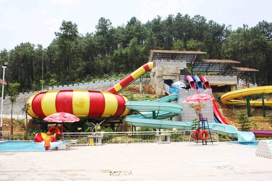 Cratera Van da ceia da corrediça de água da bacia do espaço do equipamento do parque temático para 2 pessoas