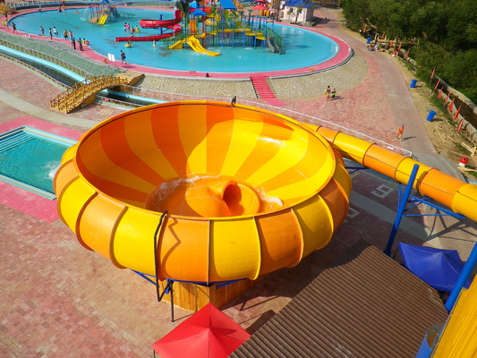 Molhe corrediças de água da piscina da fibra de vidro do parque para o parque de diversões