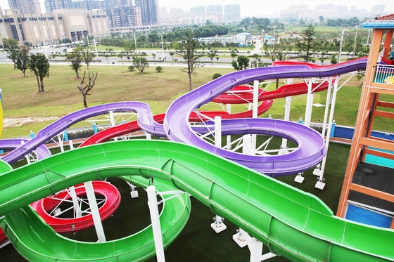 Corrediças de água de excitação do equipamento/fibra de vidro de Waterpark com o parafuso 304 de aço inoxidável