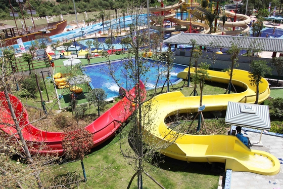 Corrediça de água gigante da fibra de vidro dos acessórios do parque da água com altura da plataforma de 10.8m para parque exterior/interno do Aqua