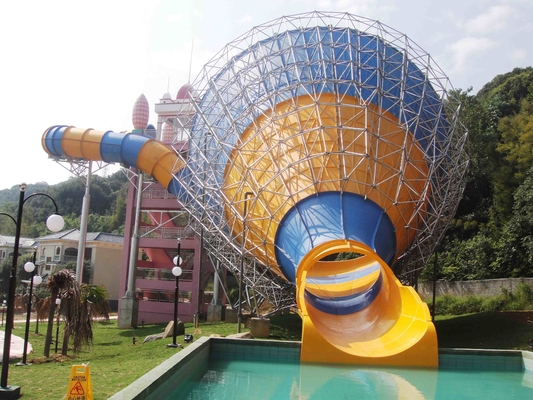 As corrediças de água médias exteriores da fibra de vidro do remoinho para o parque da água ostentam