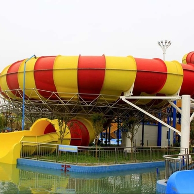 Corrediça de água emocionante personalizada do jardim, corrediças de água gigantes do quintal do espaço vermelhas/amarelo para o parque