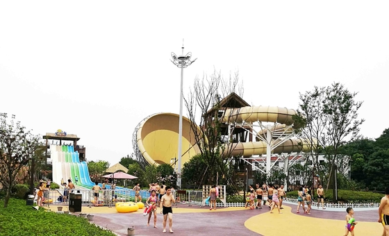Corrediça de água comercial da família da fibra de vidro do furacão para o parque da água, espaço de 42*70m andares