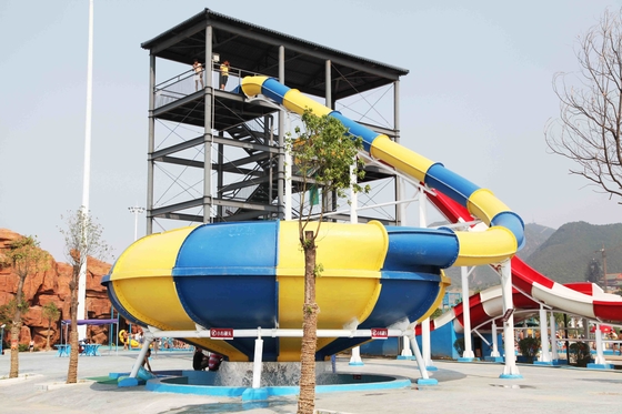 Corrediça gigante da fibra de vidro do equipamento do parque do Aqua do recurso/corrediça de água bacia do espaço