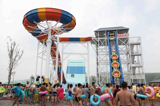 Equipamento gigante do parque do Aqua que excita Waterslides da associação de Swwiming para o parque da água