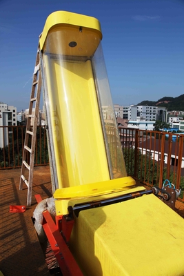 Corrediças de água enormes da fibra de vidro do laço do Aqua para o adulto, tipo fixo corrediça para o parque exterior da água