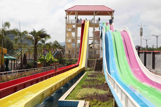 Corrediças de água feitas sob encomenda do arco-íris de Waterpark para o jogo da água da família