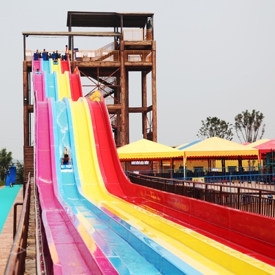 Corrediça de água grande da fibra de vidro do multi parque de diversões feito sob encomenda das corrediças de água do arco-íris FRP das pistas