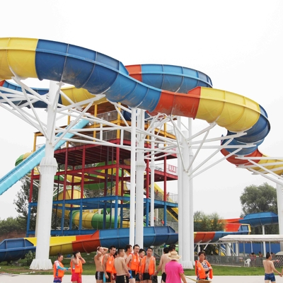 Corrediças de água galvanizadas da fibra de vidro do tubo do aço carbono para o parque da água do divertimento