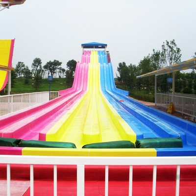 Corrediça de água grande da fibra de vidro do multi parque de diversões feito sob encomenda das corrediças de água do arco-íris FRP das pistas