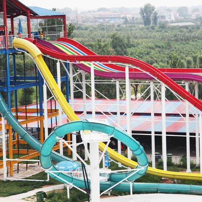Corrediças de água emocionantes personalizadas da fibra de vidro do parque do Aqua, altura 16m da plataforma para adultos
