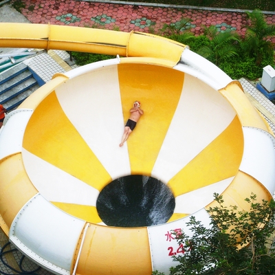 Corrediças de água da fibra de vidro do parque do Aqua/corrediça emocionantes personalizadas do corpo para o divertimento da água