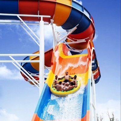 Família que transporta a pessoa/tempo da corrediça 6 de Waterpark da fibra de vidro do parque do Aqua