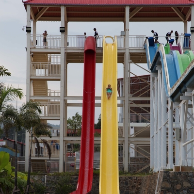 Corrediças de água feitas sob encomenda do artigo geral do parque da água, corrediça de água plástica adulta de alta velocidade