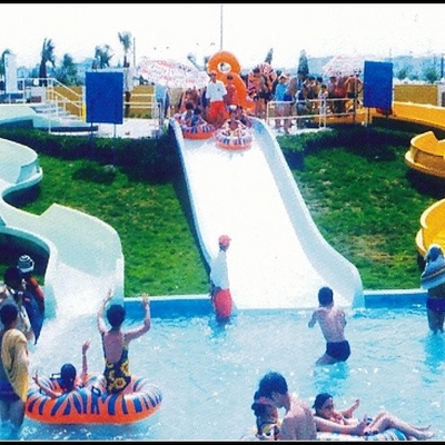 A fibra de vidro feita sob encomenda da combinação caçoa corrediças de água para o parque da água do tema