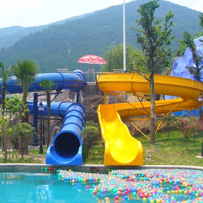A fibra de vidro feita sob encomenda da combinação caçoa corrediças de água para o parque da água do tema