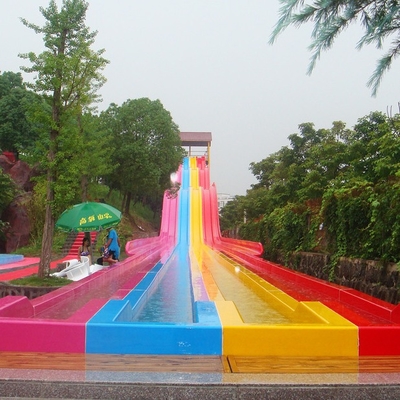 De lado a lado corrediça da raça da fibra de vidro da Multi-pista, competindo o Waterslide, corrediças de água feitas sob encomenda
