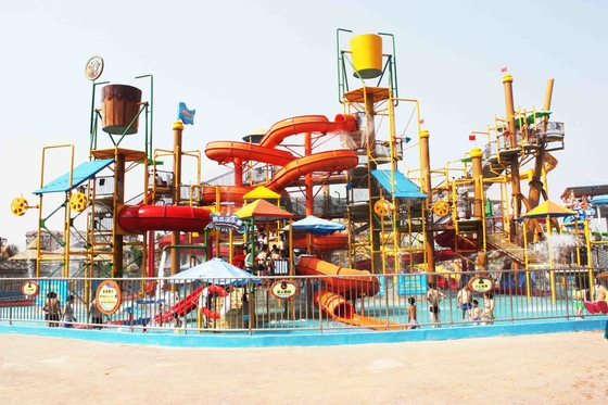 Fortaleza detalhada da água do parque da água do Aqua da forma para o adulto e as crianças