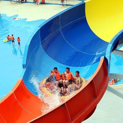 Slide aquático de rafting familiar com capacidade para 6 pessoas / hora e design personalizado com 304 parafusos de aço inoxidável