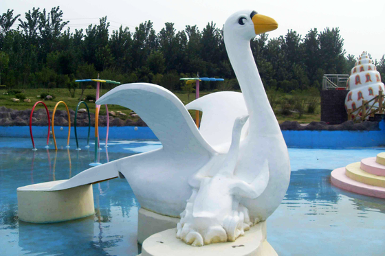 Corrediça engraçada do parque da água da fibra de vidro com a cisne dada forma para o jogo do Aqua das crianças