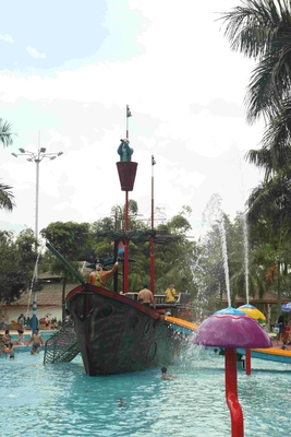 Navio de pirata personalizado da fibra de vidro do equipamento do parque do Aqua, grupos exteriores do campo de jogos