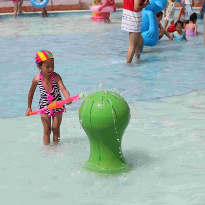 Equipamento personalizado do parque do pulverizador da caixa da carpa para o divertimento das crianças/crianças na piscina