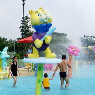 Equipamento engraçado do parque do pulverizador, urso colorido do pulverizador para crianças/adultos para o parque da água
