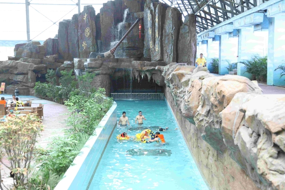 A associação preguiçosa envolvida bolha do rio para o parque da água do divertimento relaxa Entainment