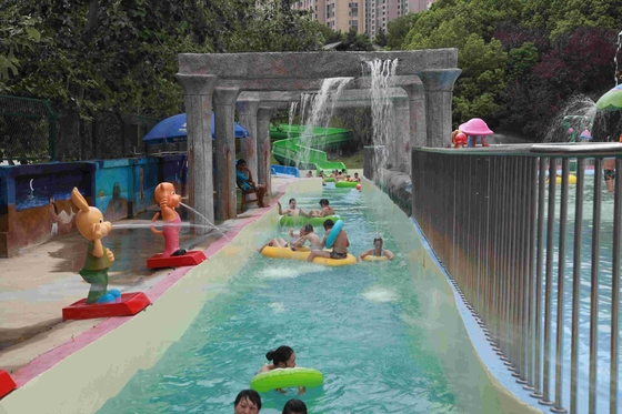 Projeto atrativo do parque preguiçoso exterior da água do rio dos recursos de feriado para o parque da água