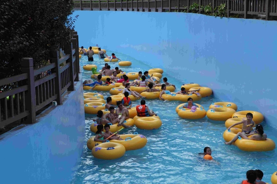 Equipamento preguiçoso do rio da construção feita sob encomenda para o parque da água do Aqua