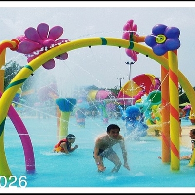 O pulverizador exterior do entretenimento da família arqueou a porta, equipamento do parque do Aqua para 5 - 10 pessoas