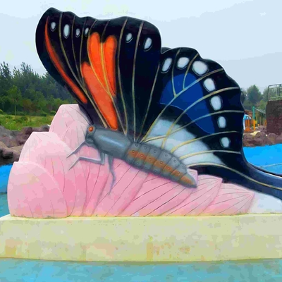 Corrediças de água coloridos da piscina, jogos exteriores das corrediças de água da borboleta das crianças para o parque da água