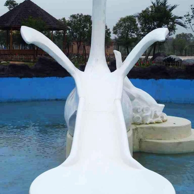 A associação de água pequena da fibra de vidro da cisne dos desenhos animados das crianças desliza para o parque/piscina do Aqua