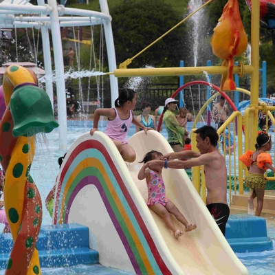 A associação comercial do parque da água da fibra de vidro da ponte do arco-íris desliza para crianças