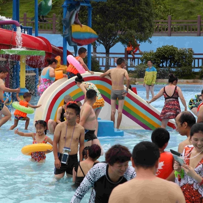 A associação comercial do parque da água da fibra de vidro da ponte do arco-íris desliza para crianças