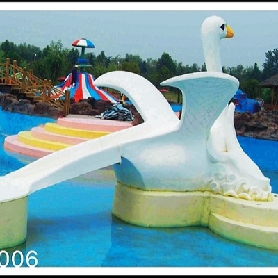Jogo personalizado da corrediça do cisne novo para crianças, corrediças pequenas da associação de água da fibra de vidro