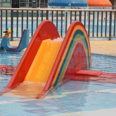 Corrediça pequena da ponte do arco-íris, corrediça do parque da água das crianças de Waterpark pequeno para crianças