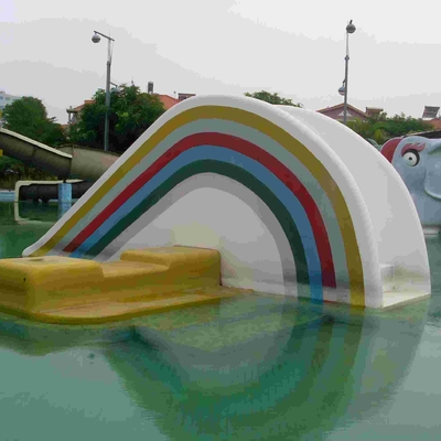 Corrediça pequena da ponte do arco-íris, corrediça do parque da água das crianças de Waterpark pequeno para crianças