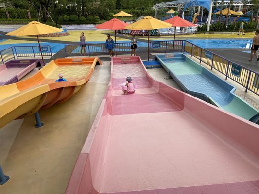 Tobogã Aquático Infantil de Fibra de Vidro com Suporte de Aço Galvanizado e Altura Personalizável para Diversão em Piscinas Externas