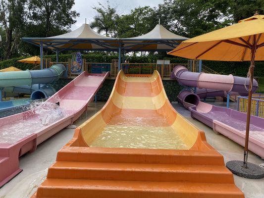 Tobogã Aquático Infantil de Fibra de Vidro com Suporte de Aço Galvanizado e Altura Personalizável para Diversão em Piscinas Externas