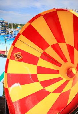 Enormes escorregadeiras de fibra de vidro para piscinas Vison Equipamento de parques aquáticos