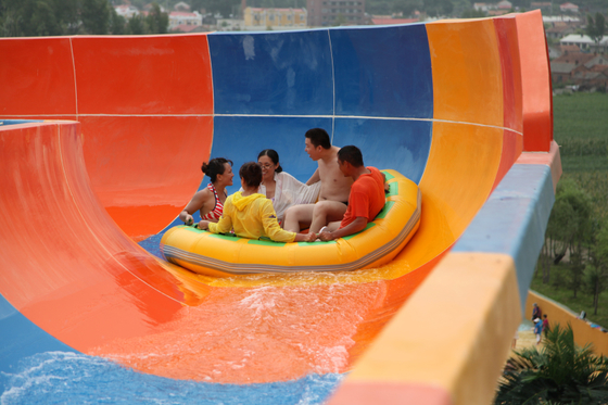 Colorido acima das corrediças de água à terra da fibra de vidro, corrediça da associação da fibra de vidro para o parque gigante da água