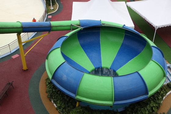 Corrediça de água fácil da bacia do espaço das corrediças de água da fibra de vidro da instalação para o parque da água